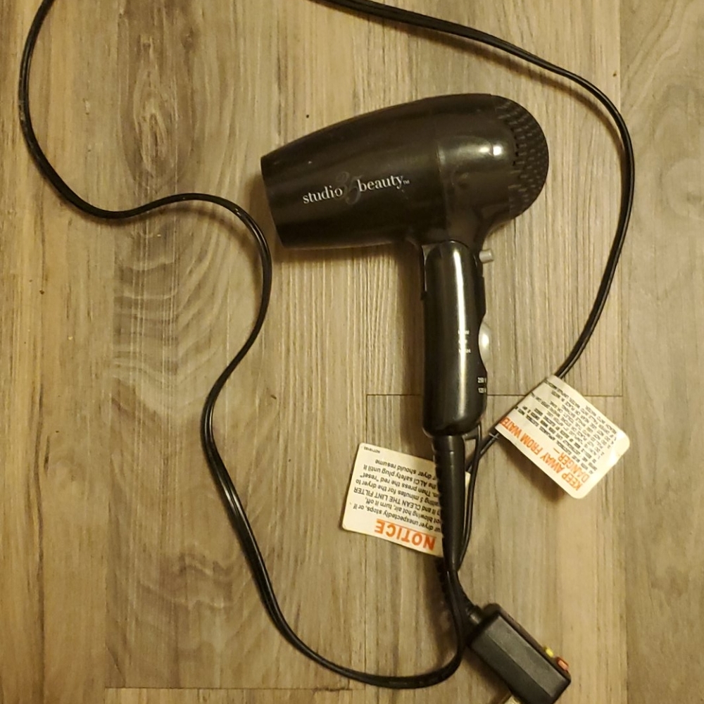 Hair dryer
